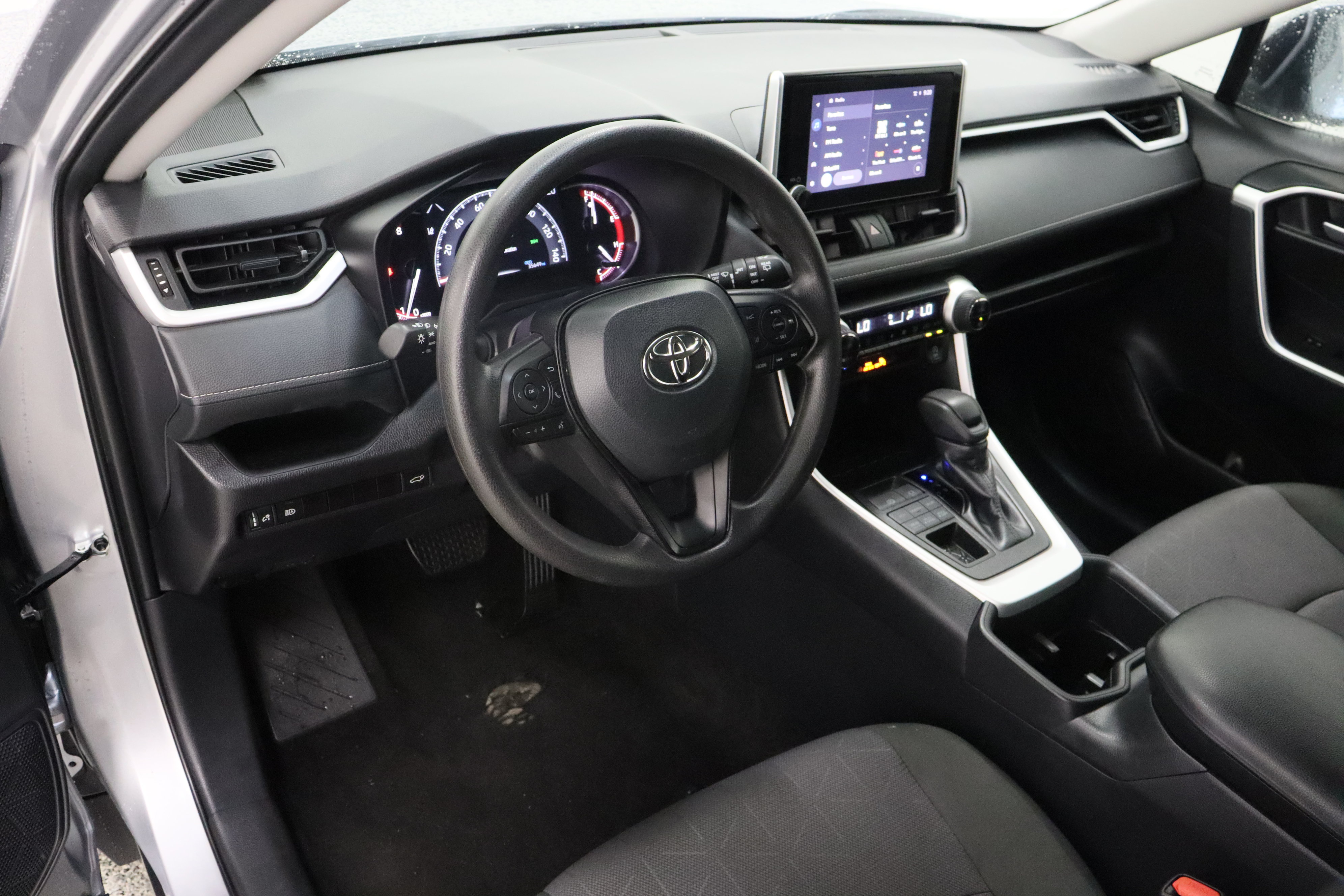 Used 2025 Toyota RAV4 XLE w/ Convenience Package AWD/4WD image 13