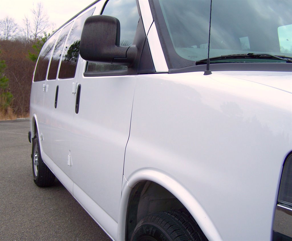 Used 2017 Chevrolet Express 2500 LT w/ LT Preferred Equipment Group image 24