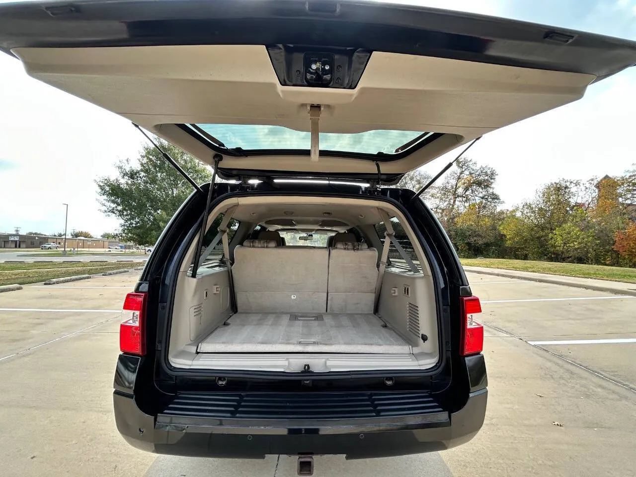Used 2013 Ford Expedition EL Limited RWD image 10