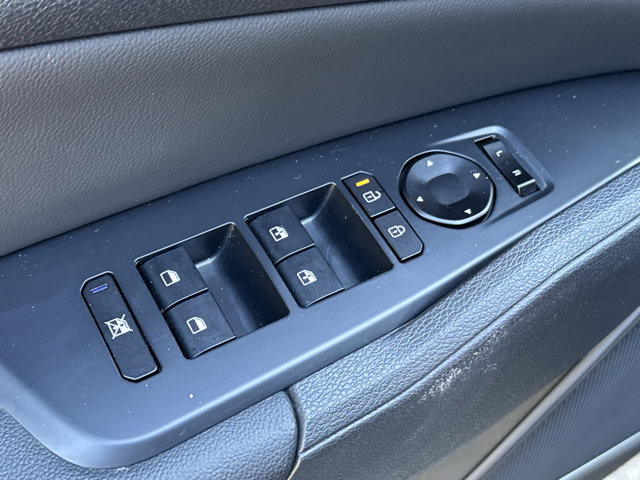 Used 2026 Kia Sportage EX FWD image 23