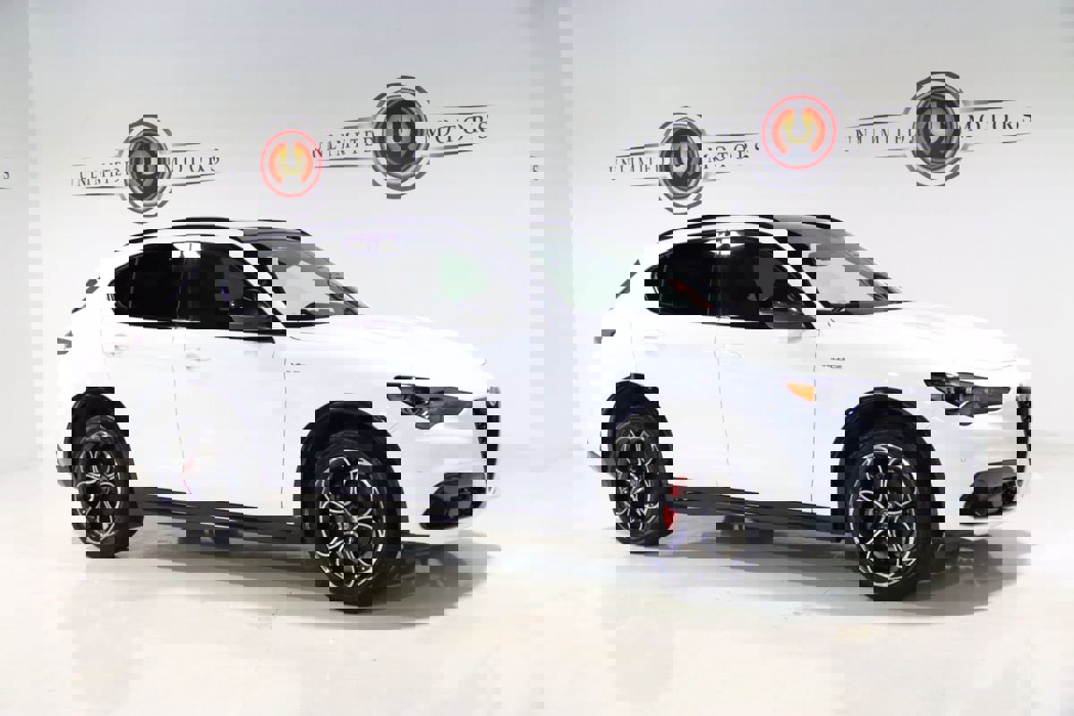 Used 2024 Alfa Romeo Stelvio Veloce image 6