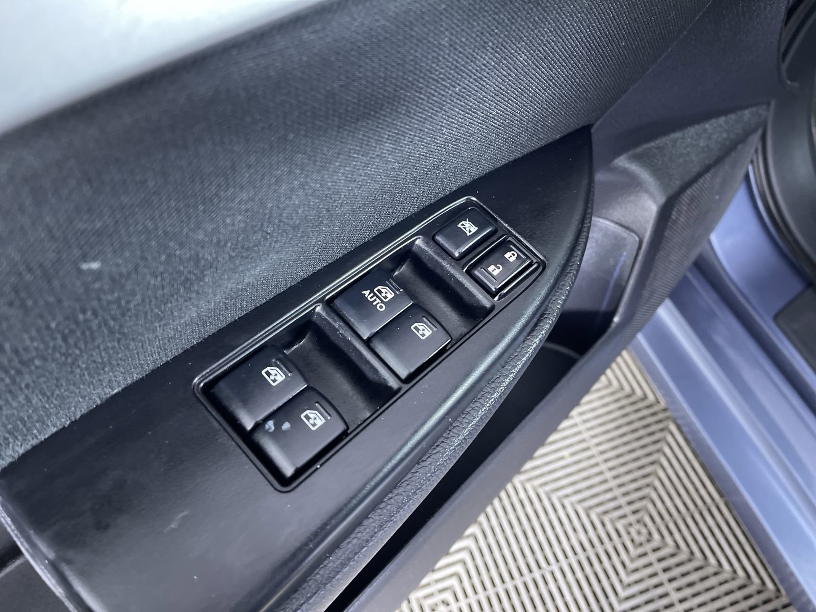 Used 2013 Subaru Legacy 2.5i AWD/4WD image 14