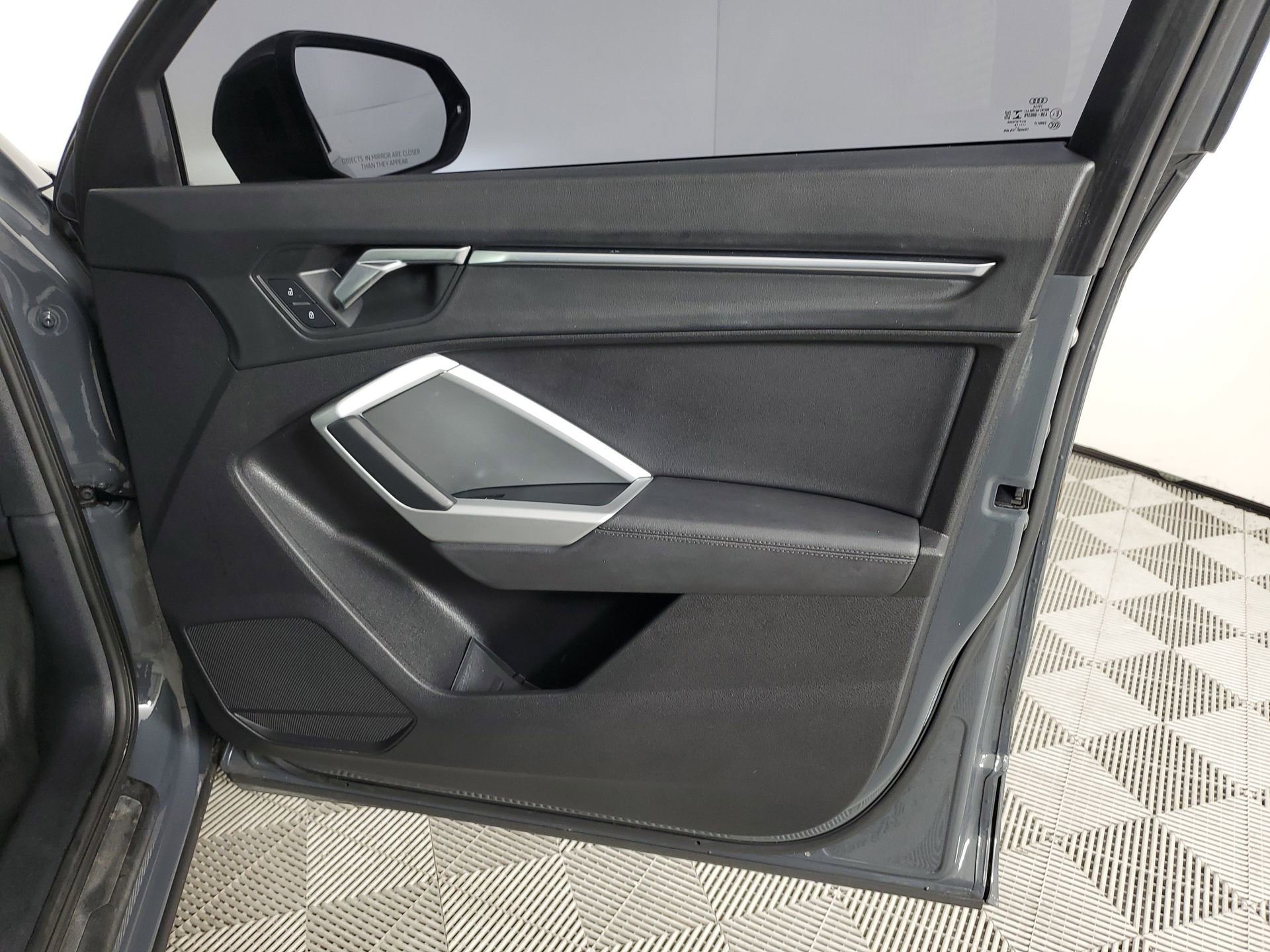 Used 2020 Audi Q3 2.0T Premium w/ Convenience Package image 25