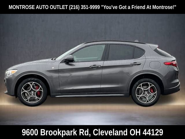 Used 2023 Alfa Romeo Stelvio Ti w/ Active Assist Plus Package image 4