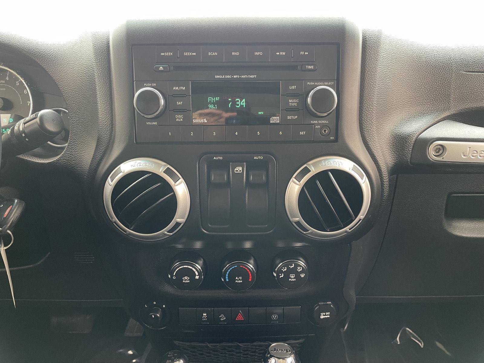 Used 2015 Jeep Wrangler Sahara AWD/4WD image 22