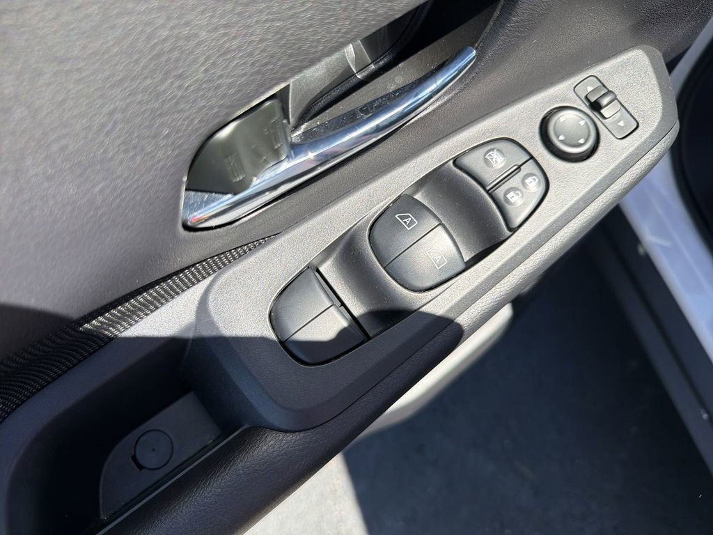Used 2024 Nissan Kicks SV FWD image 18