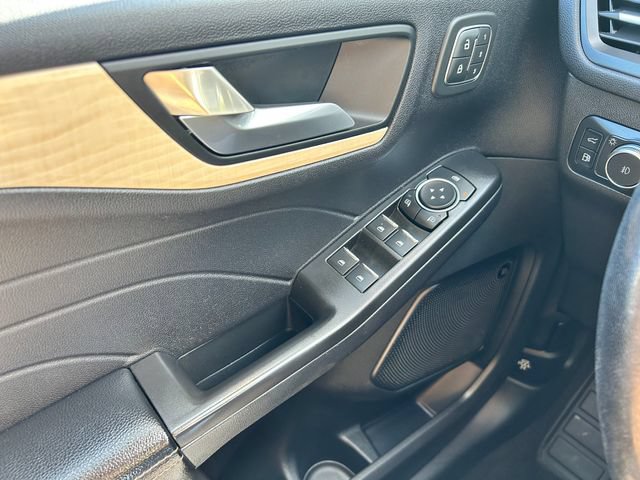 Used 2021 Ford Escape Titanium w/ Titanium Elite Package AWD/4WD image 10