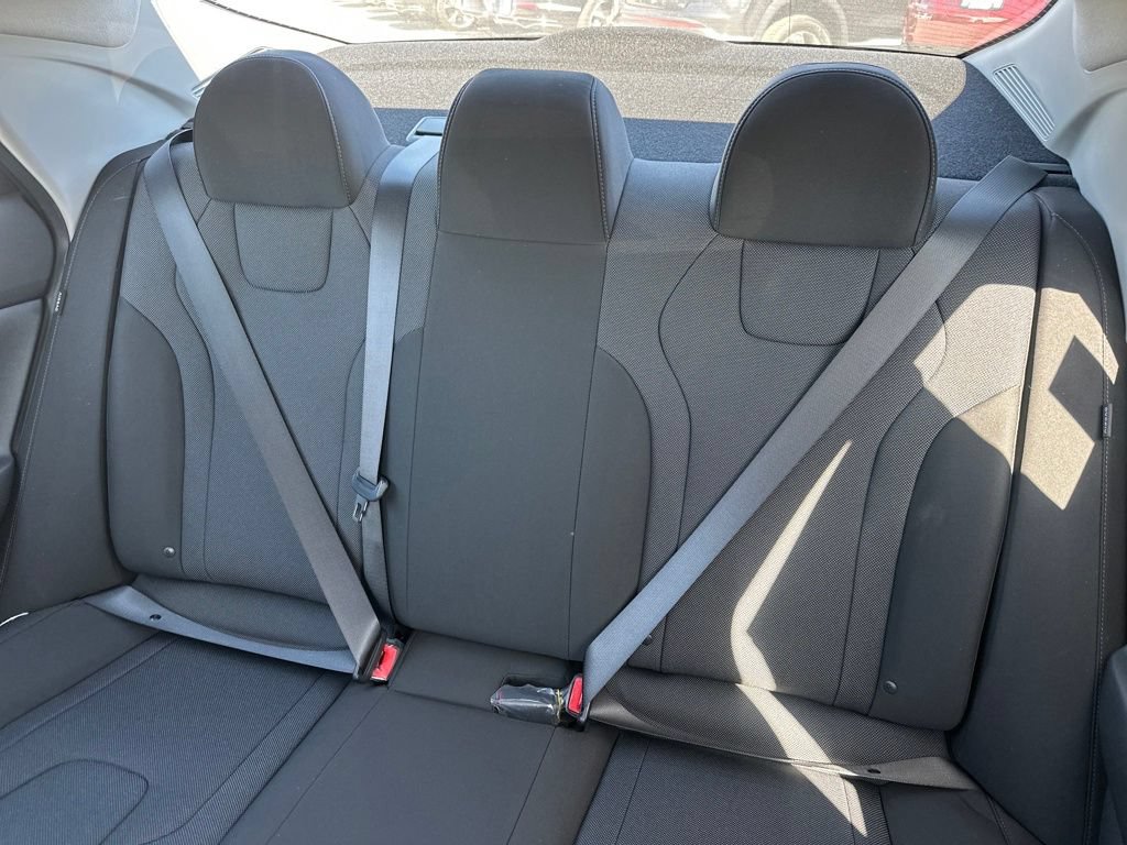 Used 2026 Hyundai Elantra SE FWD image 26