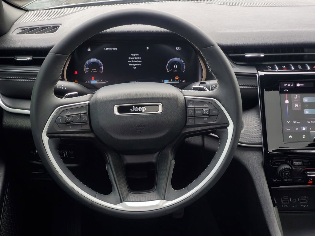 Used 2024 Jeep Grand Cherokee Altitude AWD/4WD image 32