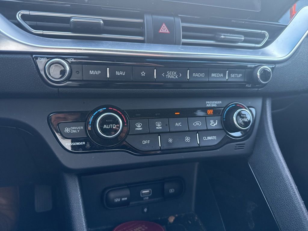 Used 2020 Kia Niro EX Premium FWD image 30
