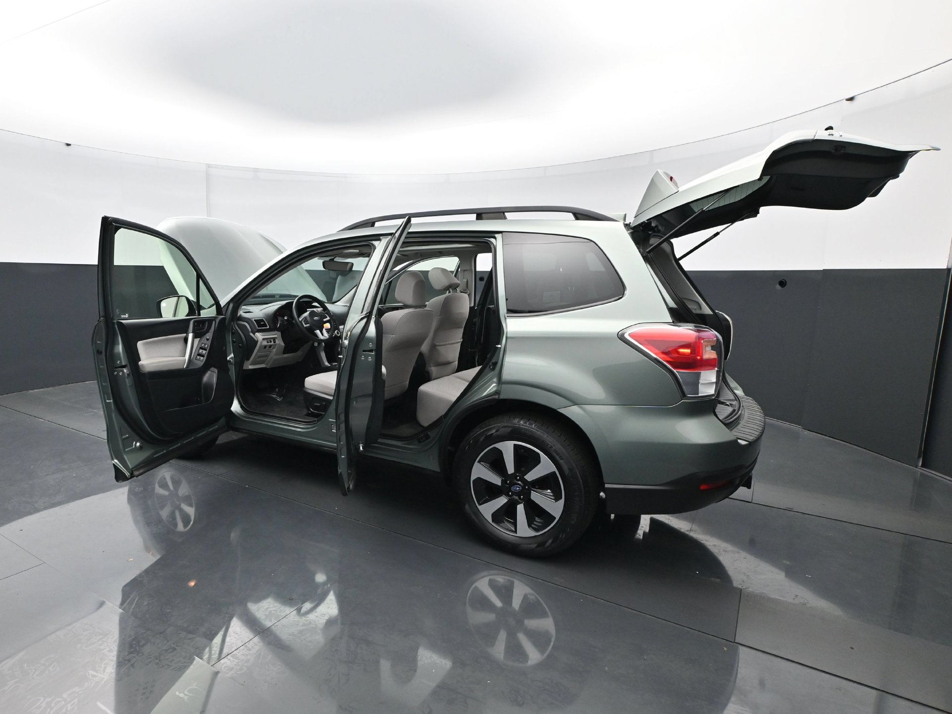 Used 2017 Subaru Forester 2.5i Premium w/ Popular Package #2A AWD/4WD image 32