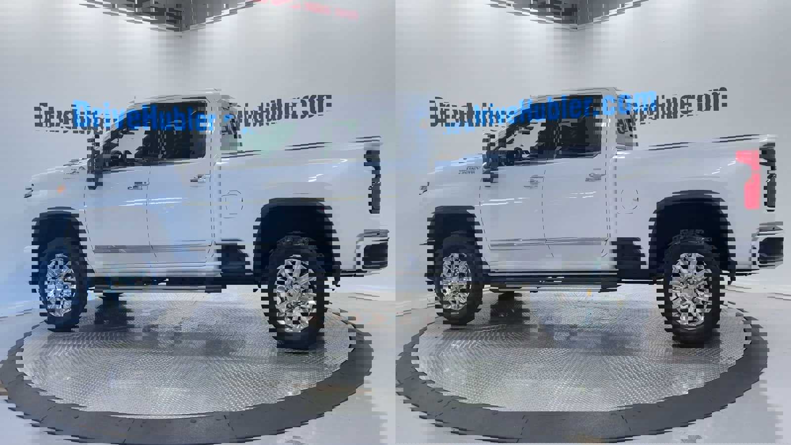 Used 2024 Chevrolet Silverado 2500 High Country w/ High Country Premium Package image 5