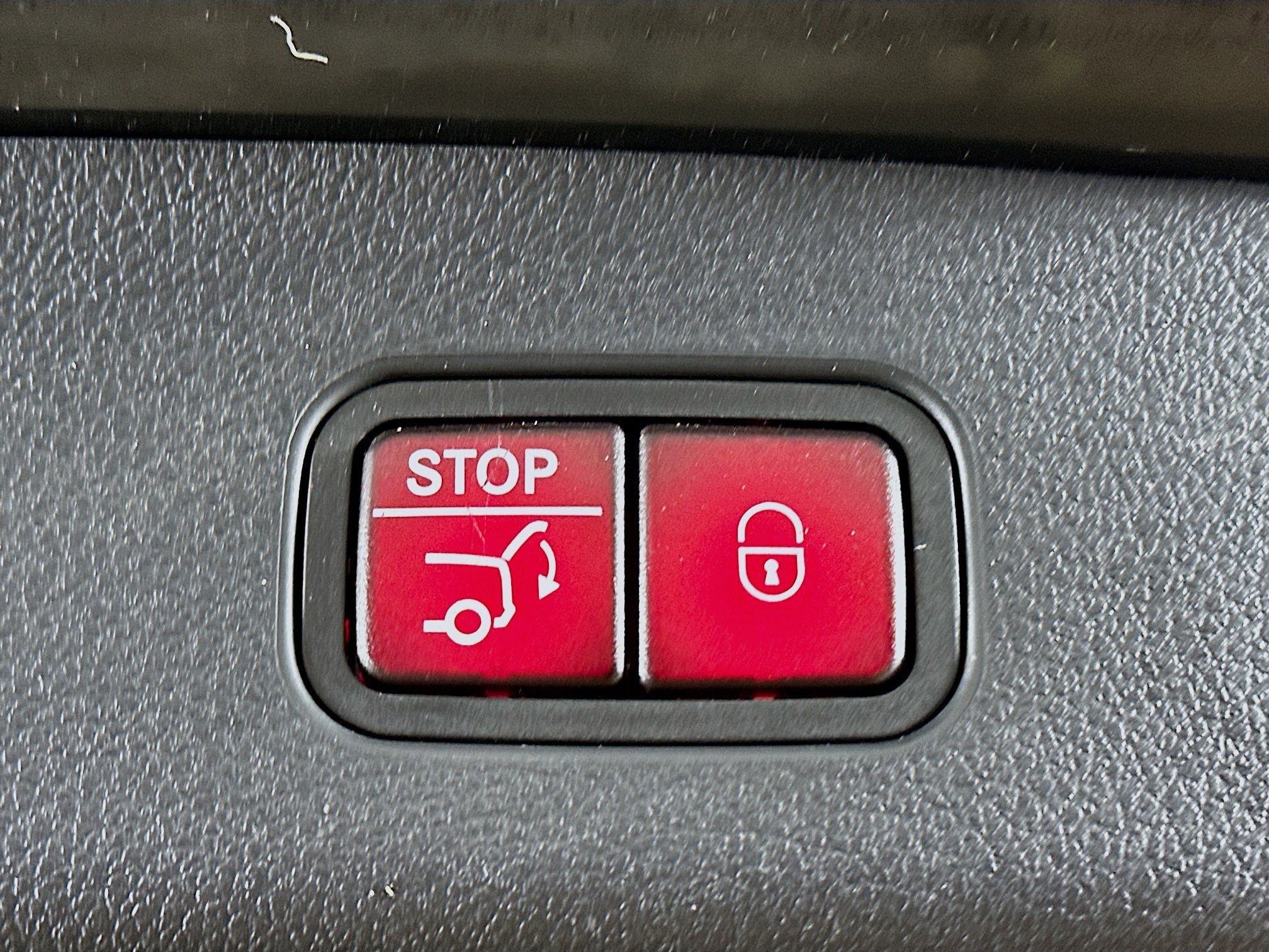 Used 2024 Mercedes-Benz GLC 300 image 29