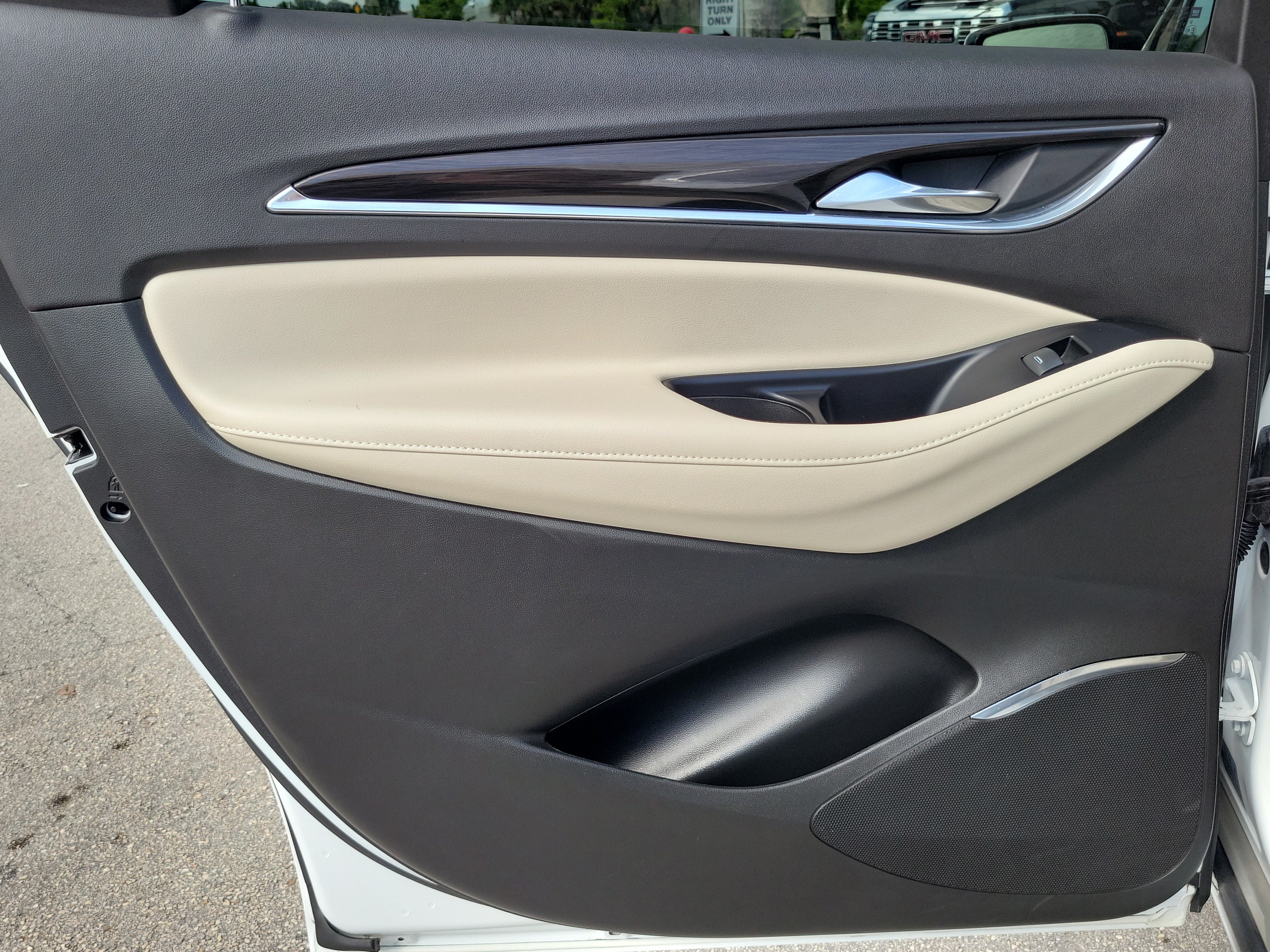 Used 2024 Buick Enclave Essence FWD image 26