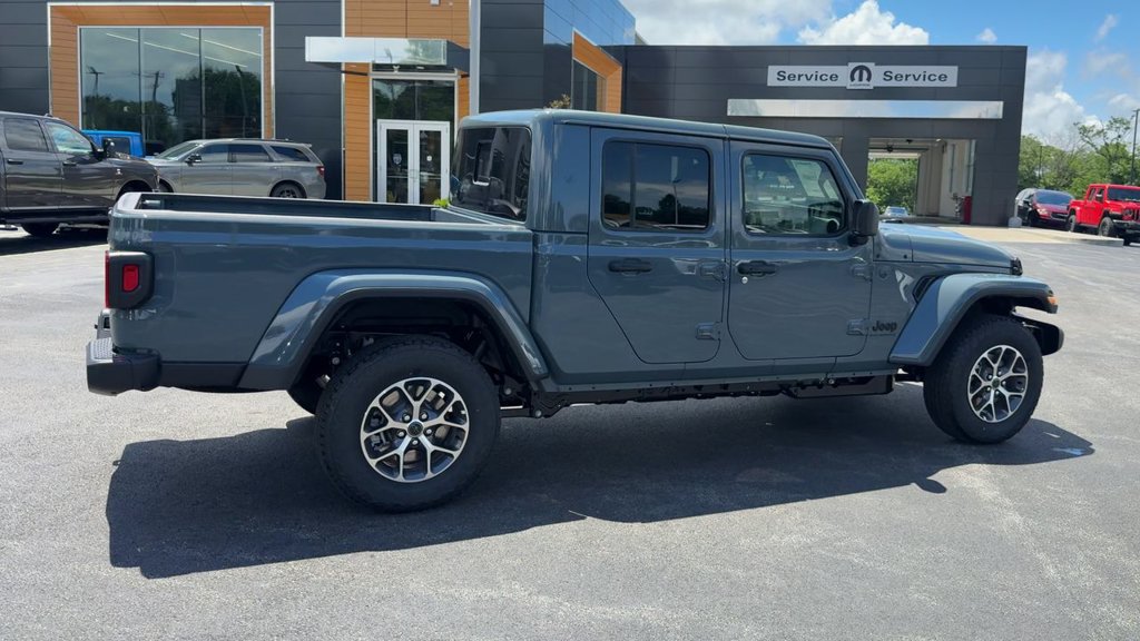 New 2026 Jeep Gladiator Sport AWD/4WD image 7