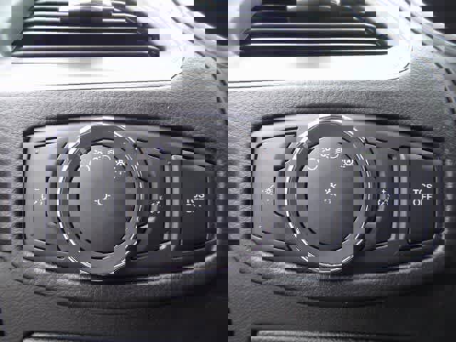 Used 2022 Ford Edge SEL image 17