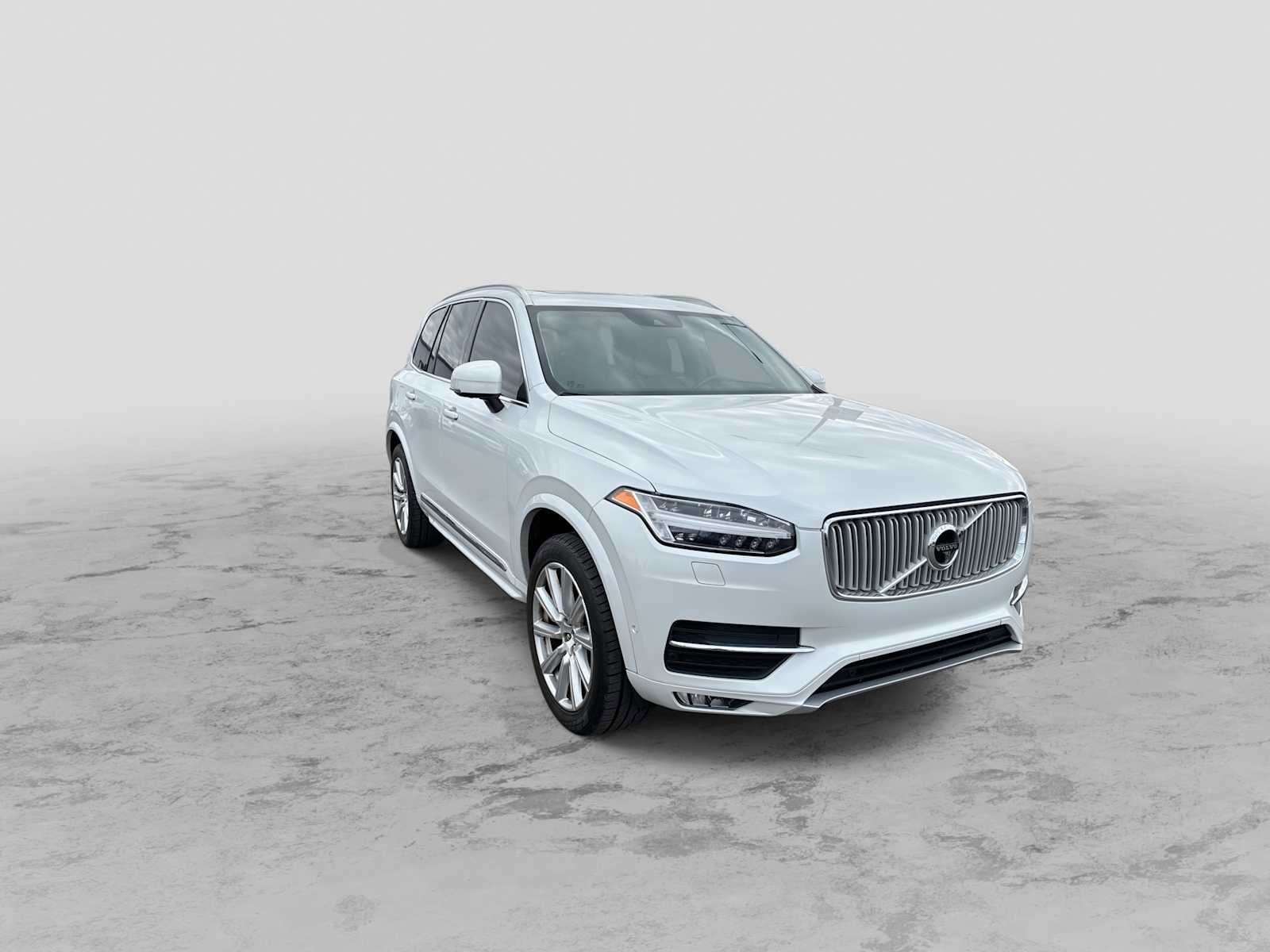 Used 2017 Volvo XC90 T6 Inscription w/ Vision Package image 3