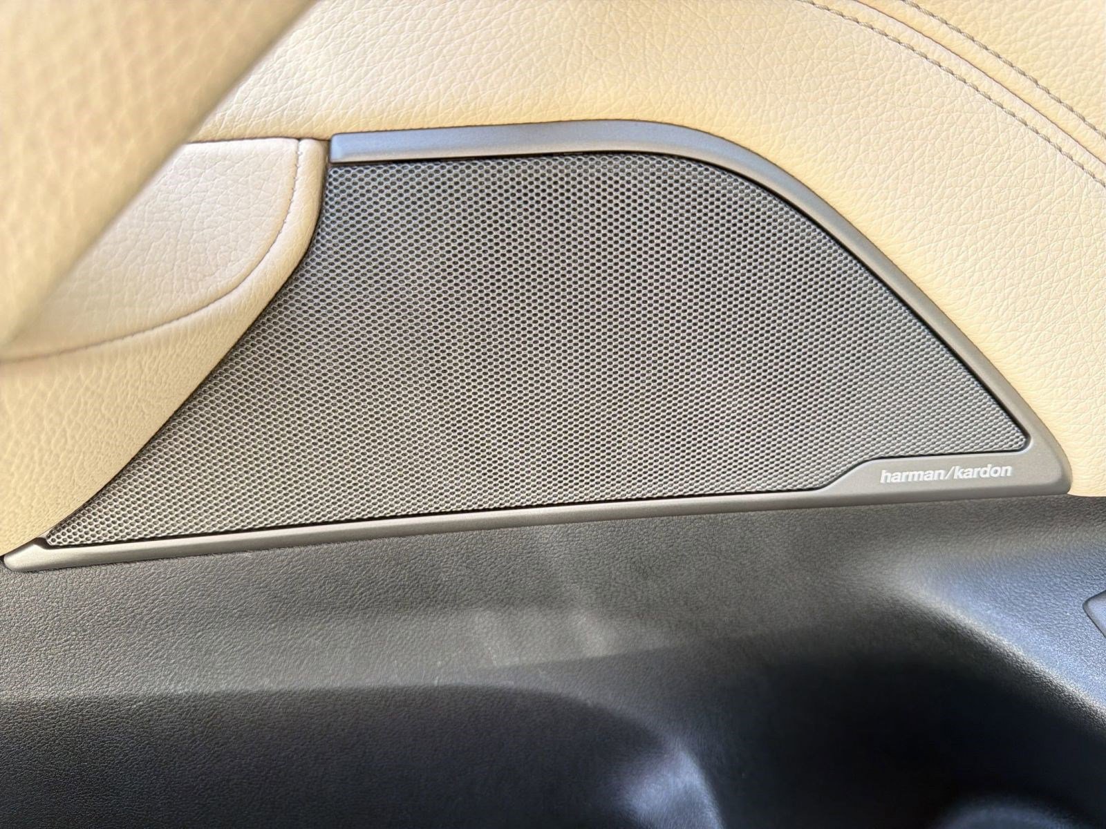 Used 2020 BMW 540i w/ M Sport Package RWD image 19