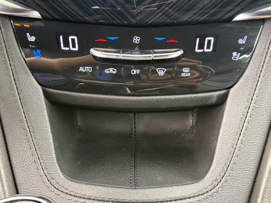 Used 2023 Cadillac XT6 Premium Luxury image 30