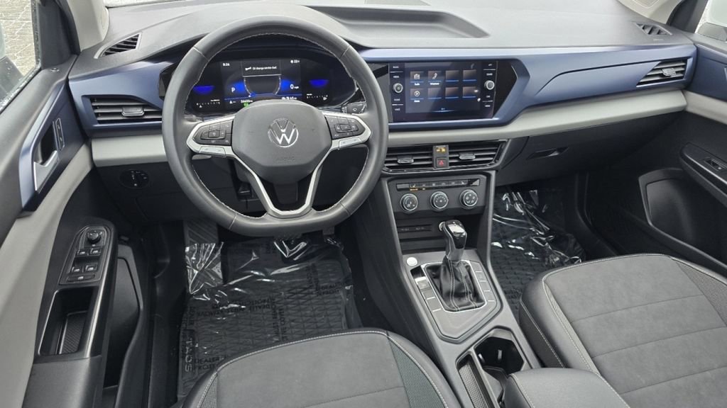 Used 2022 Volkswagen Taos SE w/ Panoramic Sunroof Package image 24