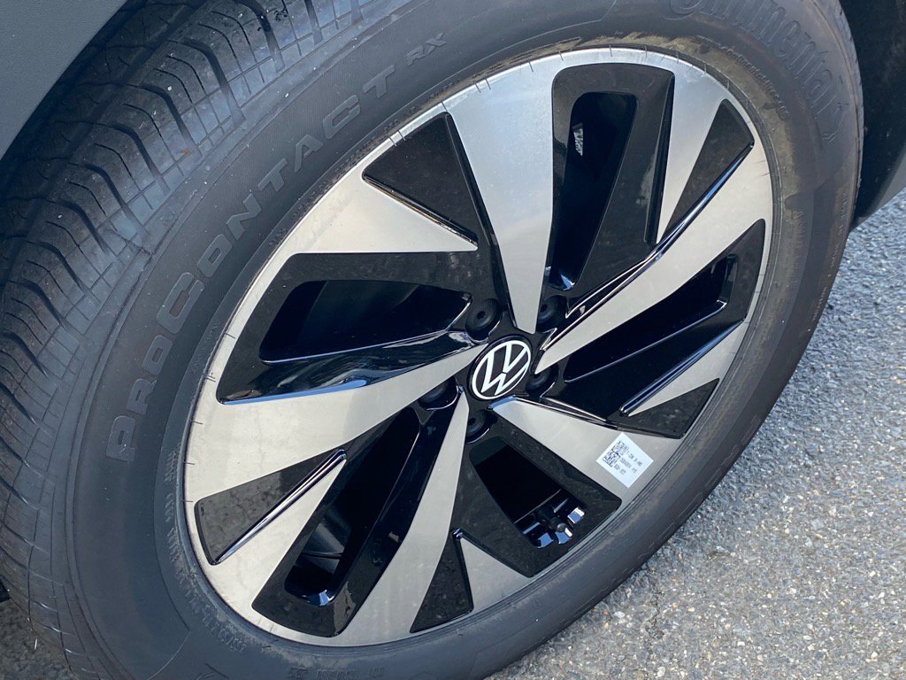 New 2025 Volkswagen ID.4 Pro image 12