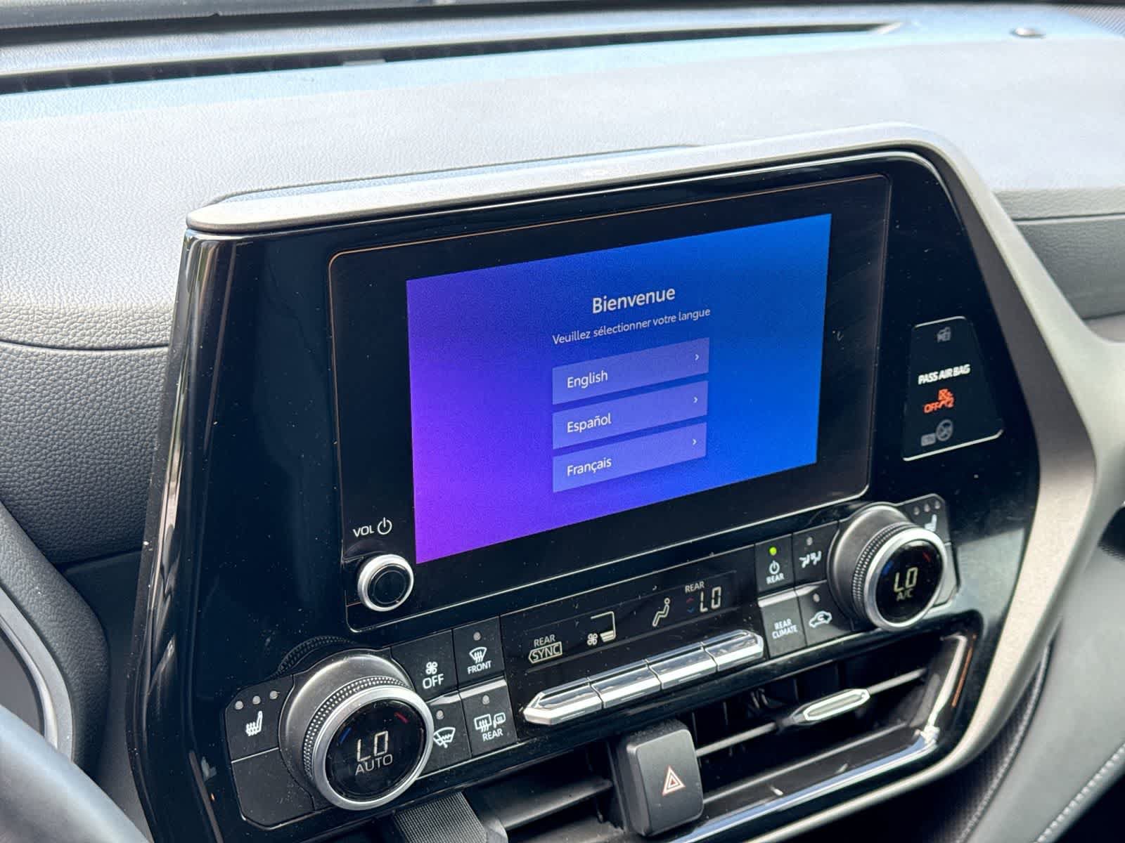 Used 2025 Toyota Highlander XLE FWD image 35