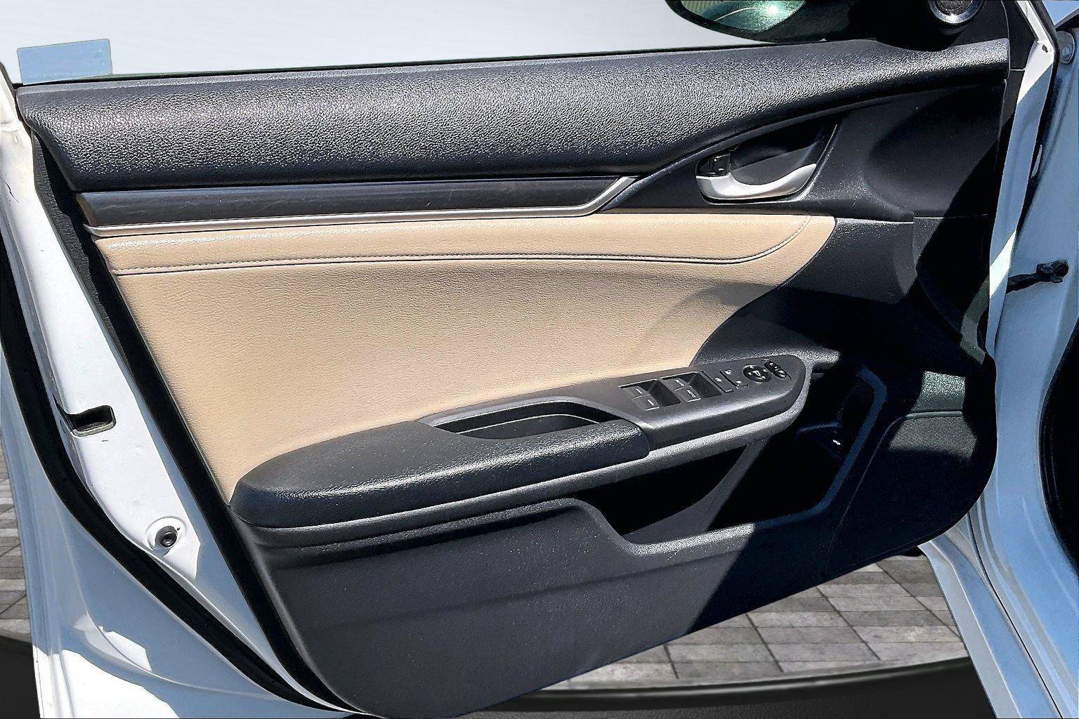 Used 2019 Honda Civic Touring image 23