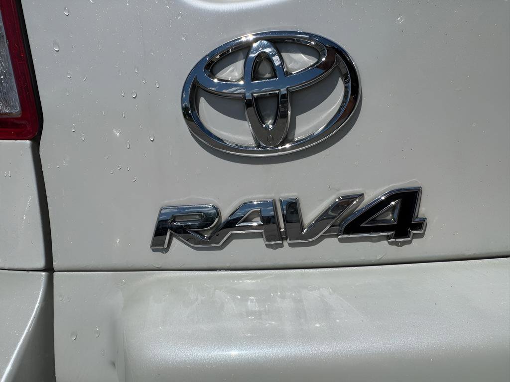 Used 2011 Toyota RAV4 Limited AWD/4WD image 9