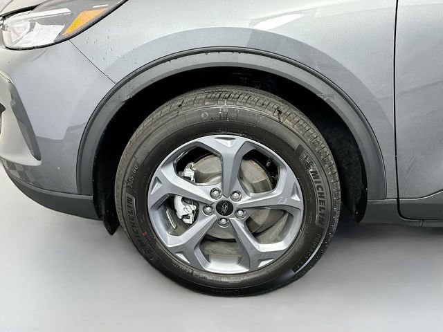Used 2026 Ford Escape ST-Line w/ Cold Weather Package image 30