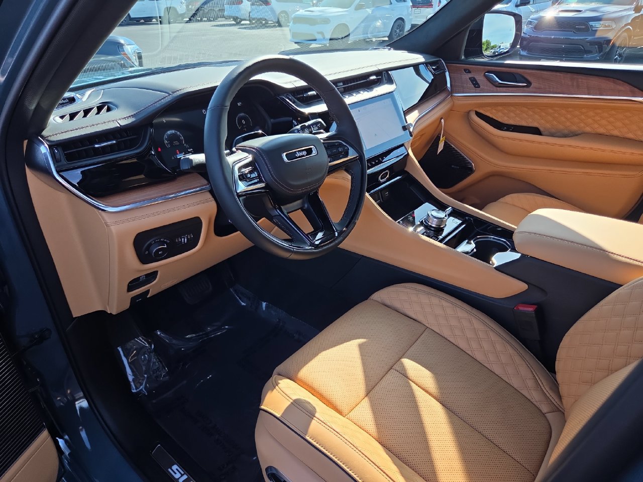 New 2027 Jeep Grand Cherokee Summit AWD/4WD image 2