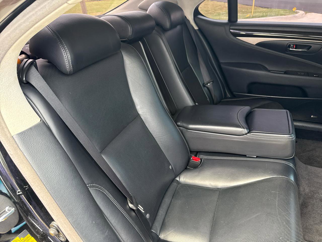 Used 2013 Lexus LS 460 L w/ Preferred Accessory Package RWD image 48