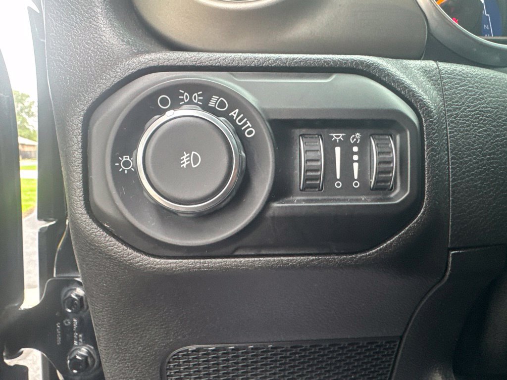 Used 2019 Jeep Wrangler Unlimited Sport AWD/4WD image 25