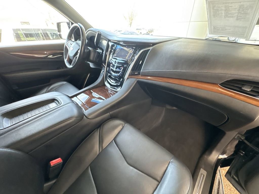 Certified 2020 Cadillac Escalade ESV Luxury image 30