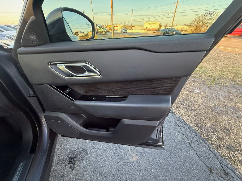 Used 2024 Land Rover Range Rover Velar Dynamic HSE image 23