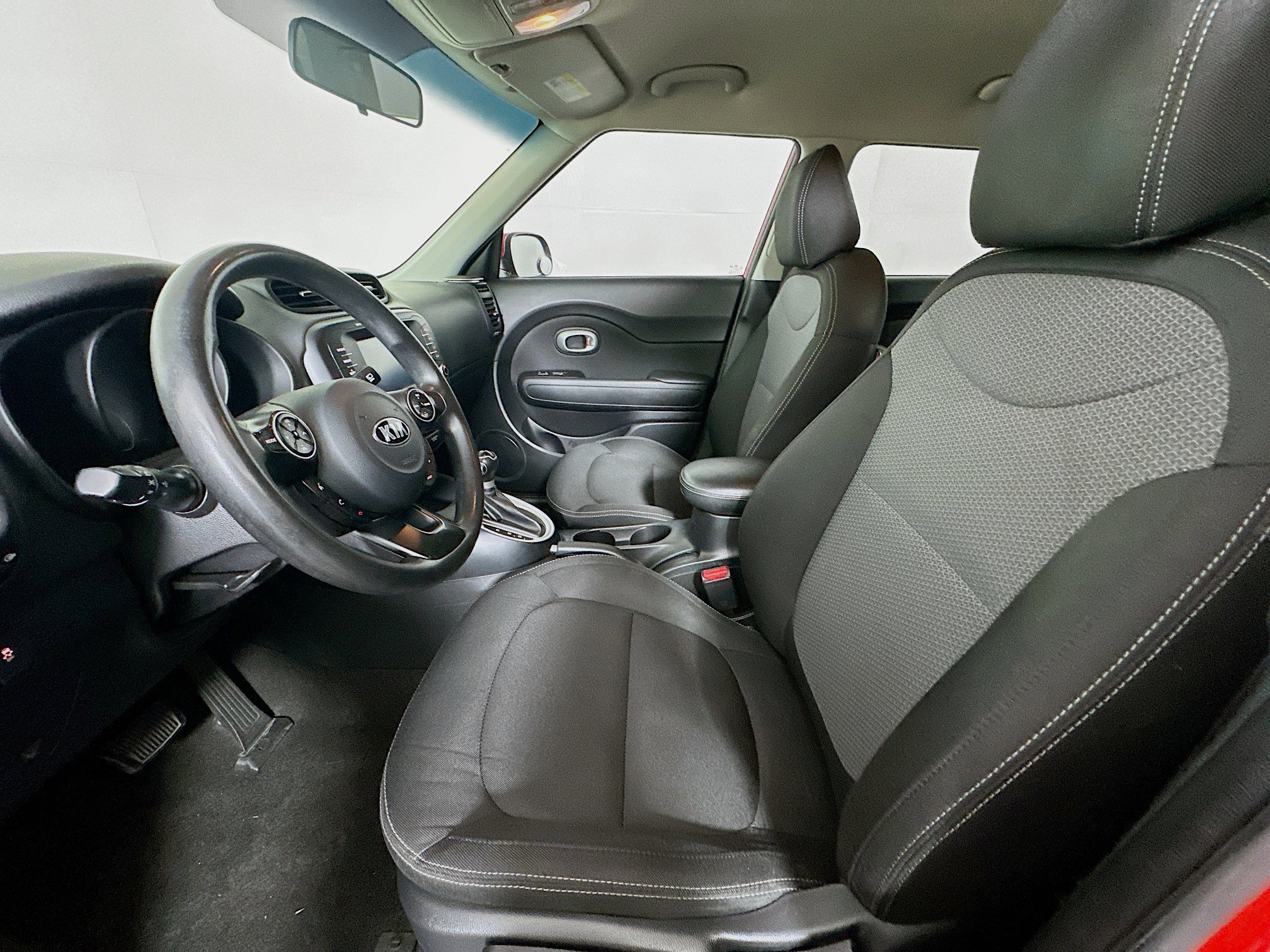 Used 2018 Kia Soul + FWD image 13