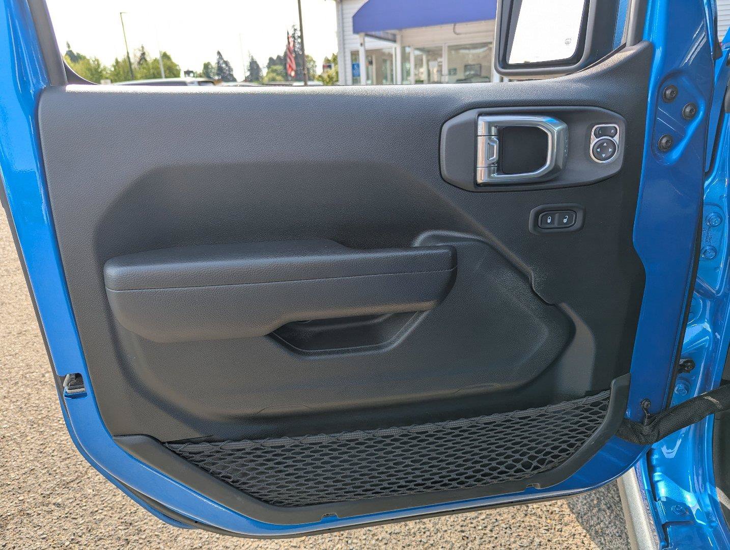 Used 2022 Jeep Wrangler Sport AWD/4WD image 10