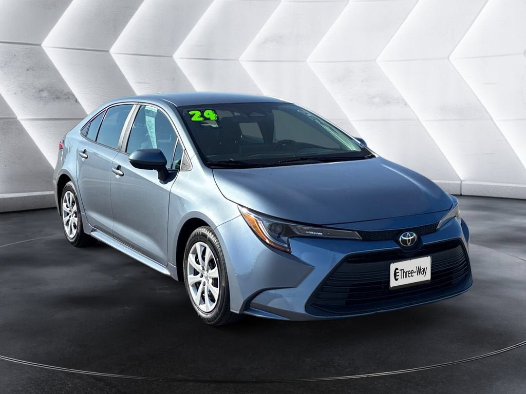Used 2024 Toyota Corolla LE FWD image 7