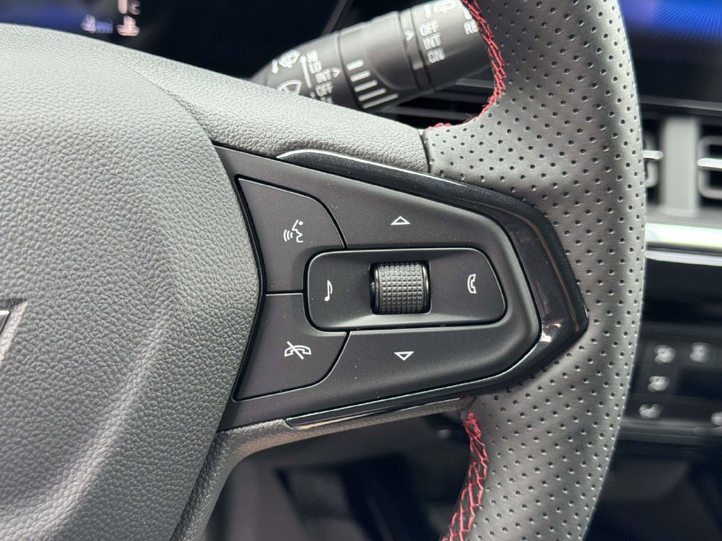 New 2026 Chevrolet Trax RS w/ Sunroof Package FWD image 12
