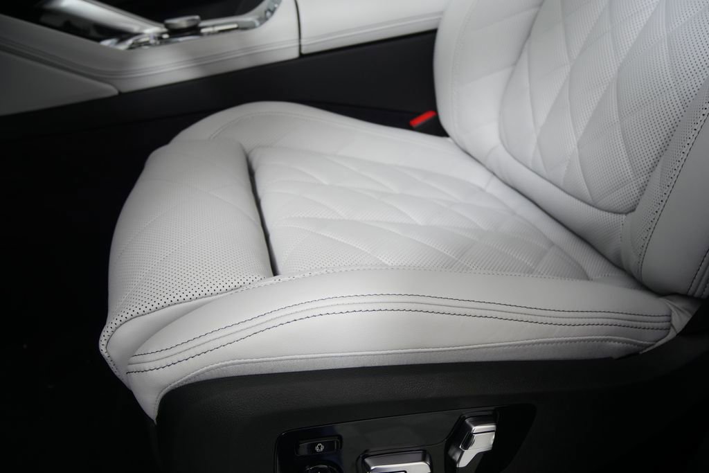 New 2026 BMW X6 xDrive40i image 10