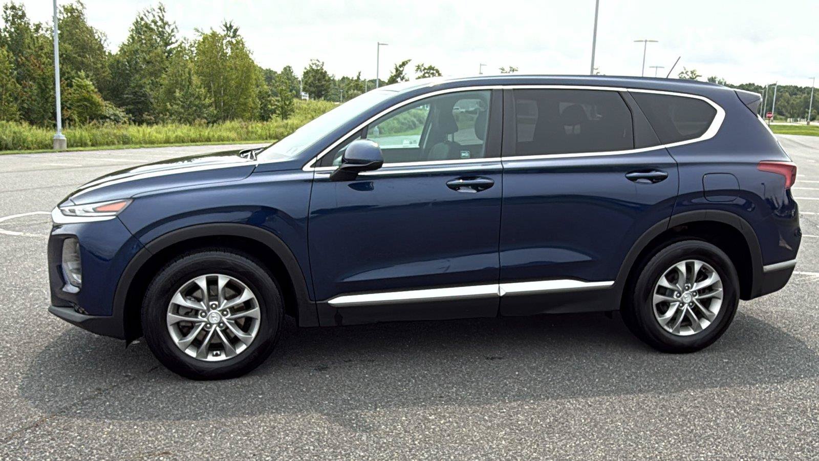 Used 2020 Hyundai Santa Fe SE AWD/4WD image 11