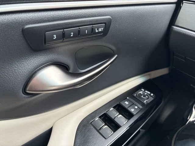 Used 2024 Lexus ES 350 w/ Premium Package image 14