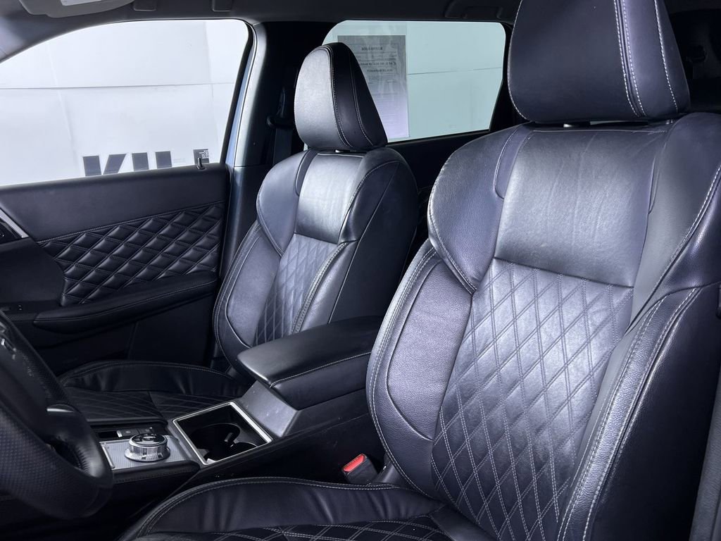 Used 2022 Mitsubishi Outlander SEL image 13