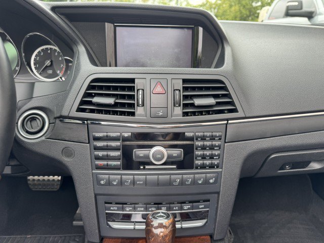 Used 2011 Mercedes-Benz E 550 Cabriolet image 31
