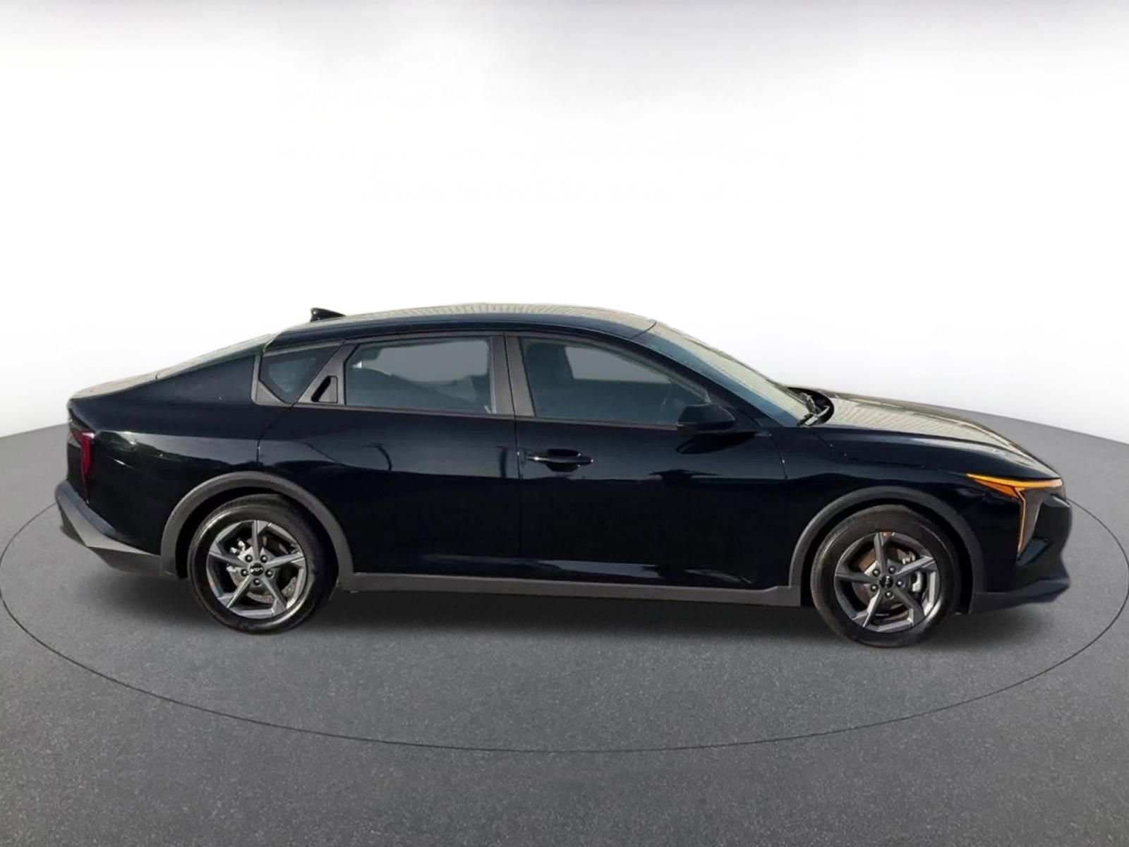 Used 2025 Kia K4 FWD image 16