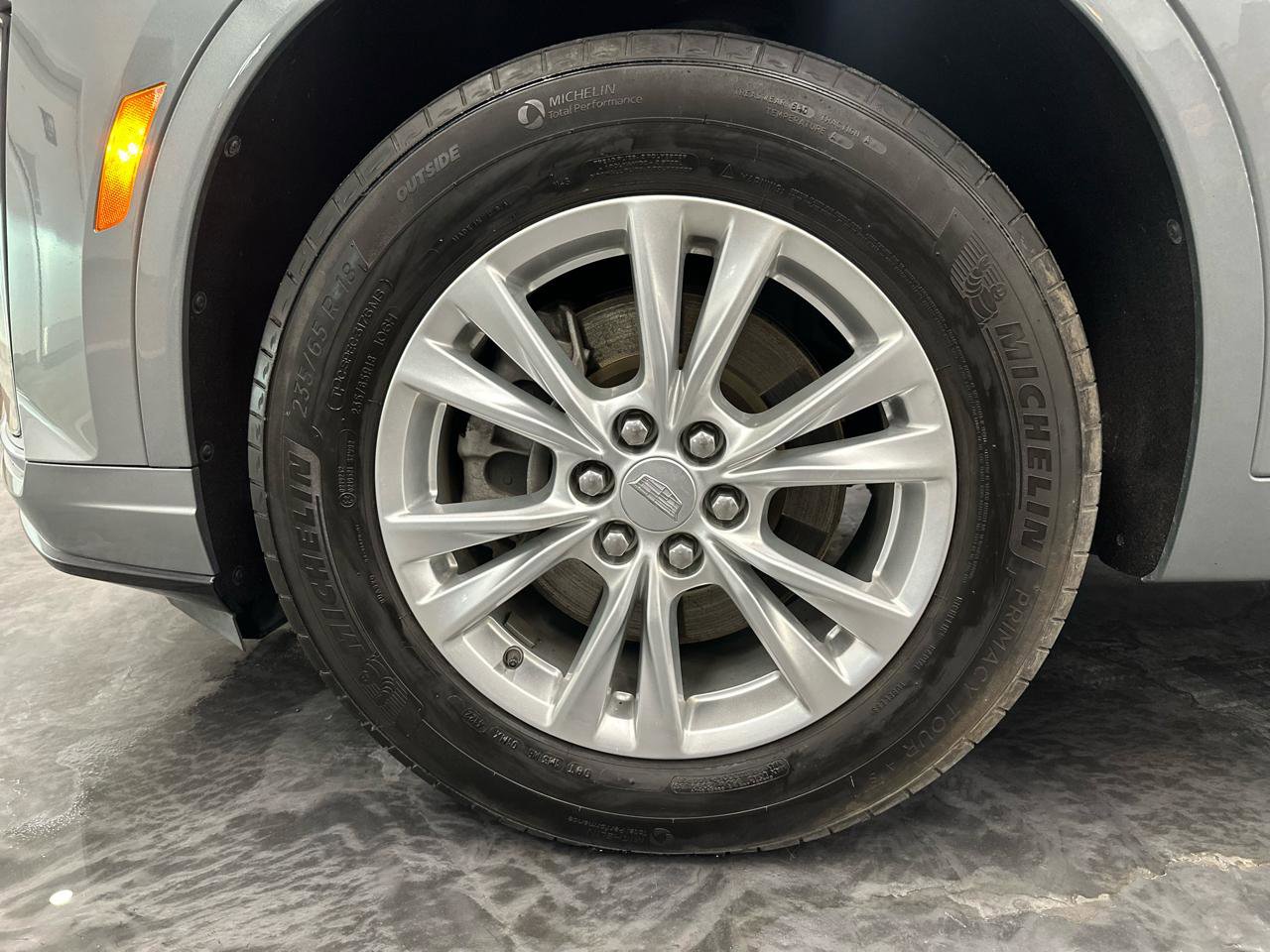 Used 2023 Cadillac XT6 Luxury AWD/4WD image 9