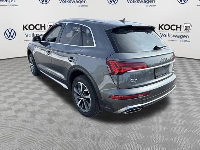 Used 2023 Audi Q5 2.0T Premium w/ Convenience Package image 6