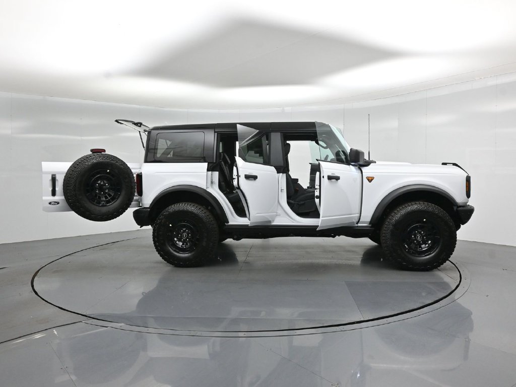 New 2026 Ford Bronco Badlands AWD/4WD image 4