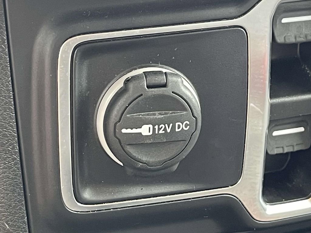 Used 2024 Jeep Wrangler Sahara image 27