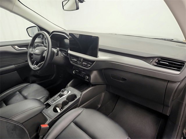Used 2025 Ford Escape Platinum image 39
