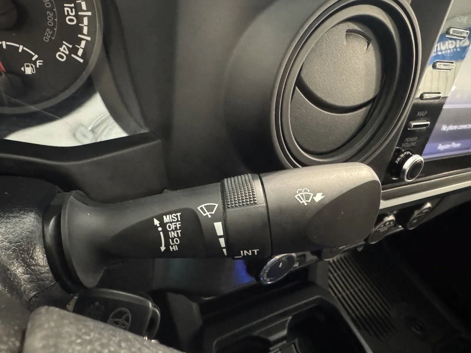 Used 2023 Toyota Tacoma SR AWD/4WD image 29